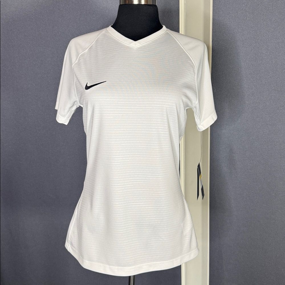 Nike Dry Women’s White Soccer Jersey Sport Shirt Short Sleeve Dri-Fit Size S NWT